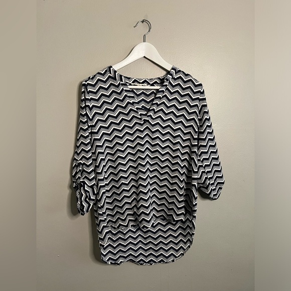 Lot of 3 Women’s Blouse Top Shirts sz M Lemon Dahlia Chevron Pink Rose Lace H&M - Picture 4 of 7